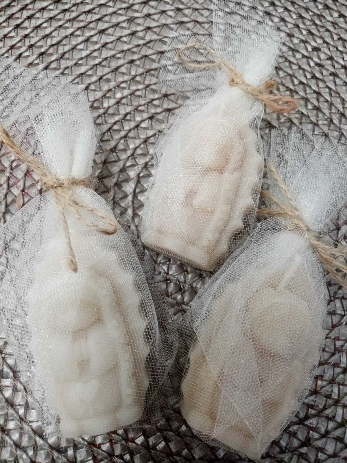 Saquitos de cera de soja aromática con hilo de yute